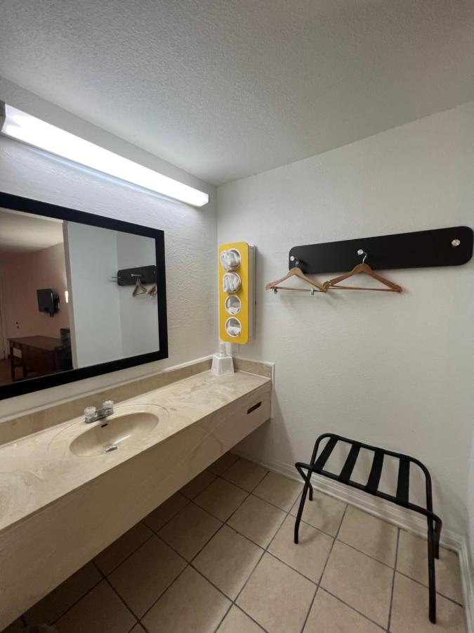 Motel 6 Lake Charles, La Экстерьер фото